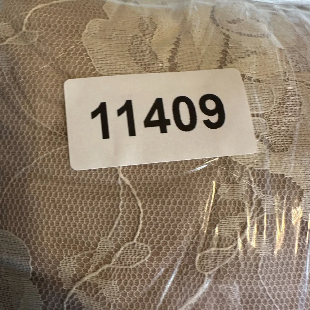 VINTAGE USA Floral Lace‎ Overlay Twin Comforter Blanket Quilt Ruffle Trim 107X80